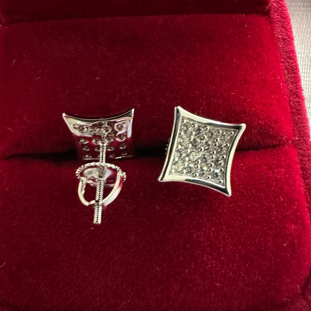 Elegant Screw Back 925 Sterling Silver Earrings